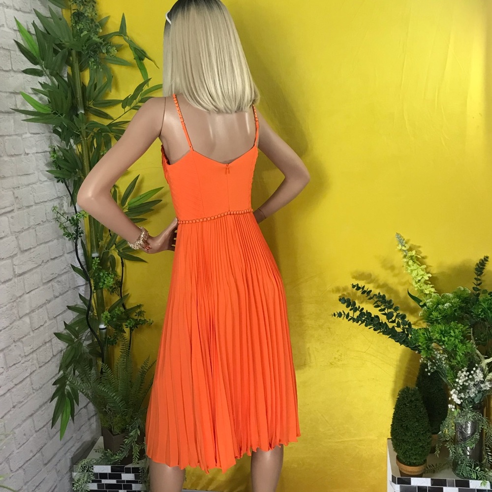 Karen Millen Orange chain pleated dress - Picture 8 of 16